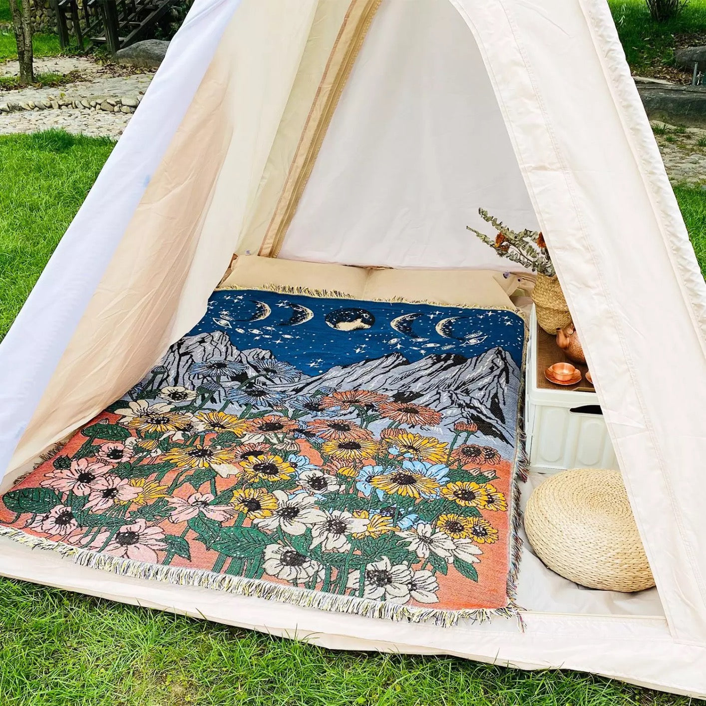 Boho blanket nz boho throw nz Ideal for home decor, yoga, picnics, beach and campervan. Large boho tapestry with tassels, hippie boho wall tapestry dark color in the camping tent
